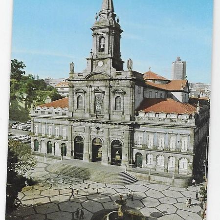 Fantasy Hostel Porto Luaran gambar
