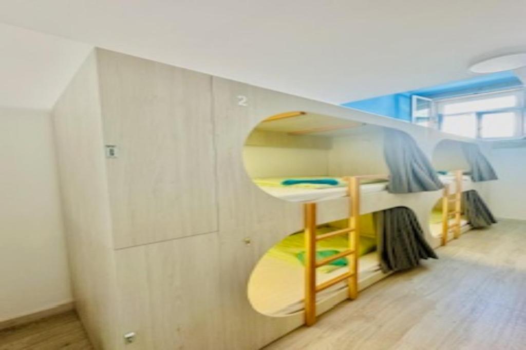Fantasy Hostel Porto Luaran gambar