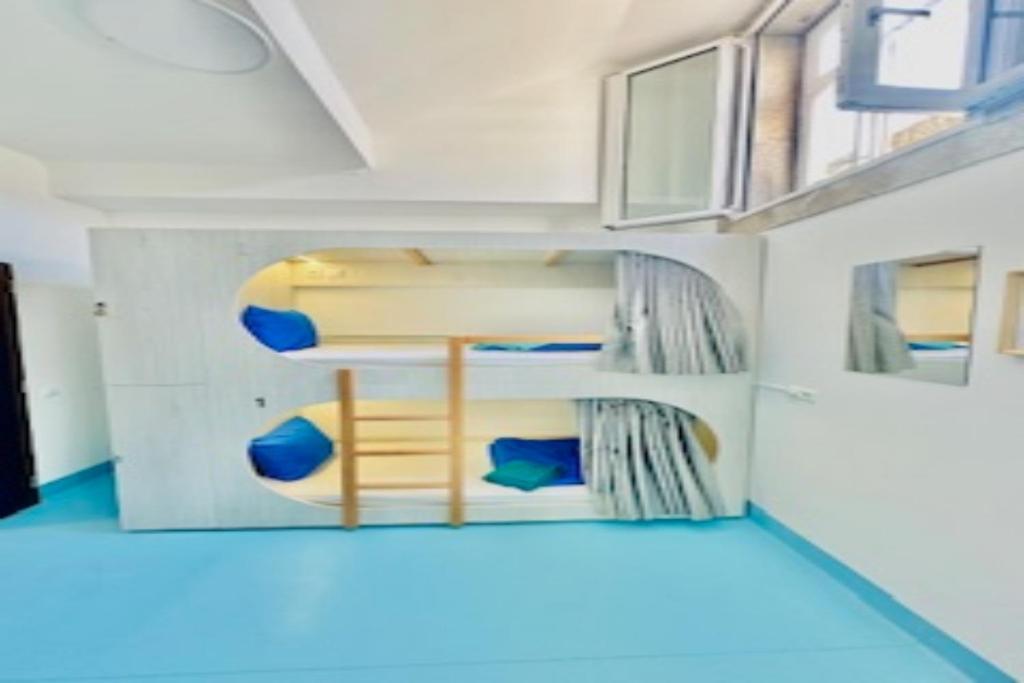 Fantasy Hostel Porto Luaran gambar