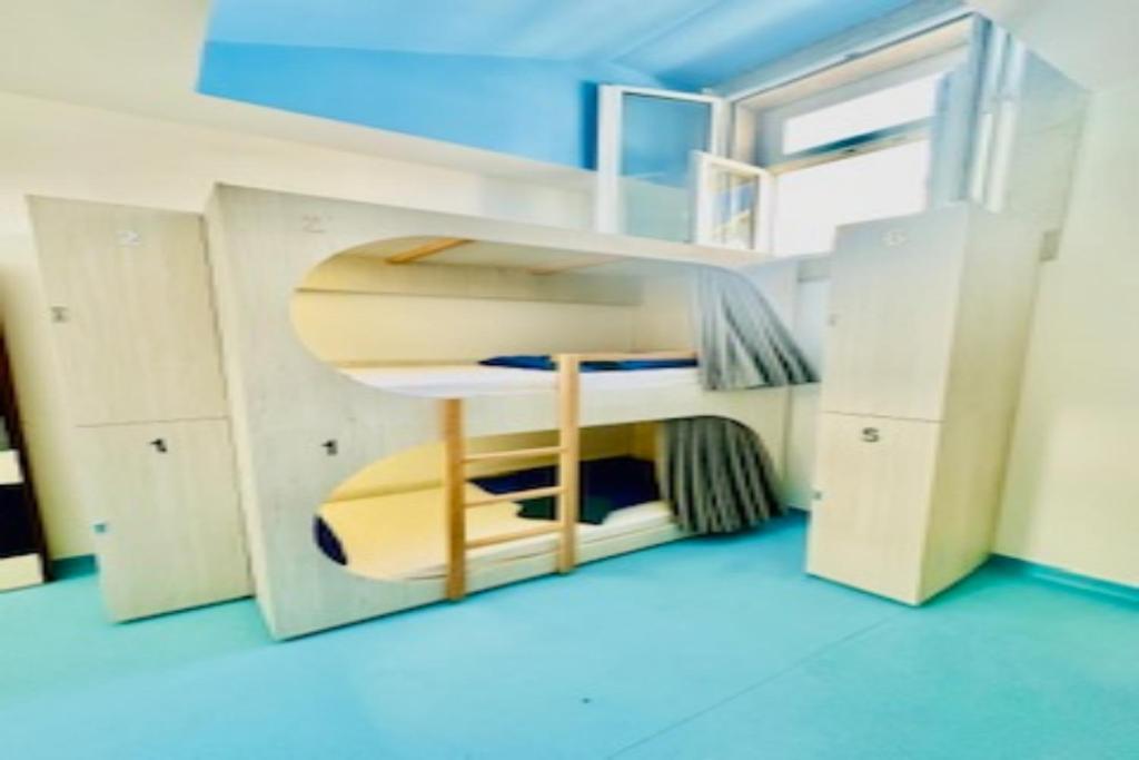 Fantasy Hostel Porto Luaran gambar
