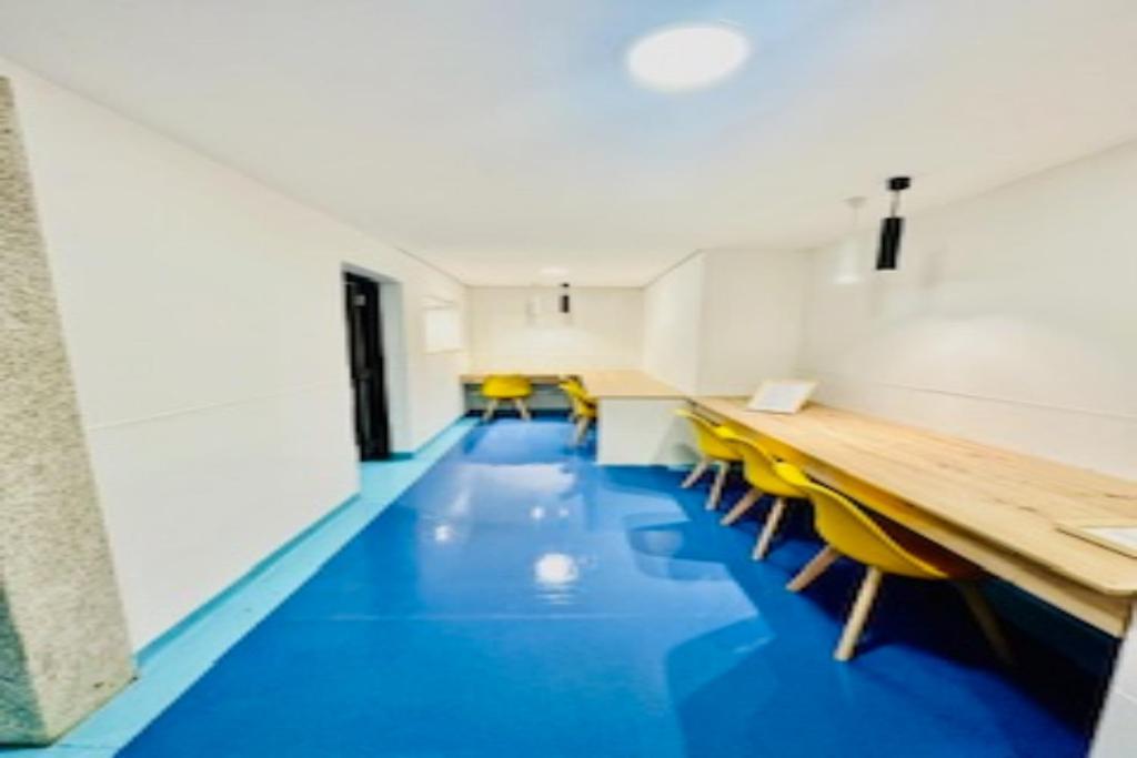 Fantasy Hostel Porto Luaran gambar