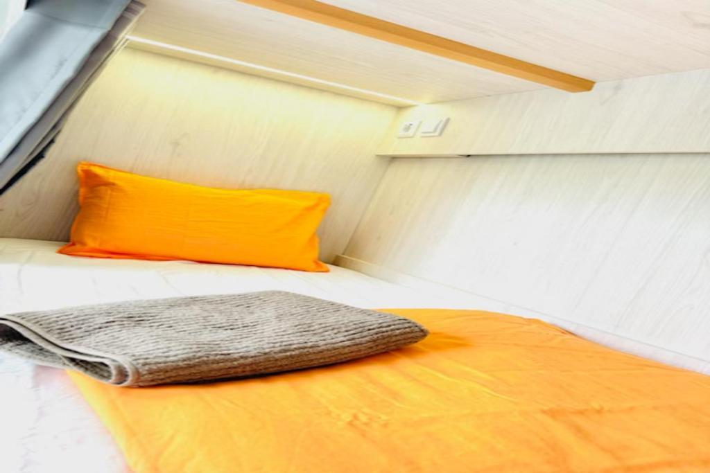 Fantasy Hostel Porto Luaran gambar